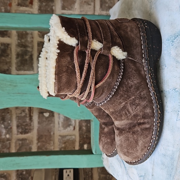 UGG Shoes - UGG Caspia Apre Ski Boot Women Size 6 Brown Suede Shearling Lace Up Ankle Bootie